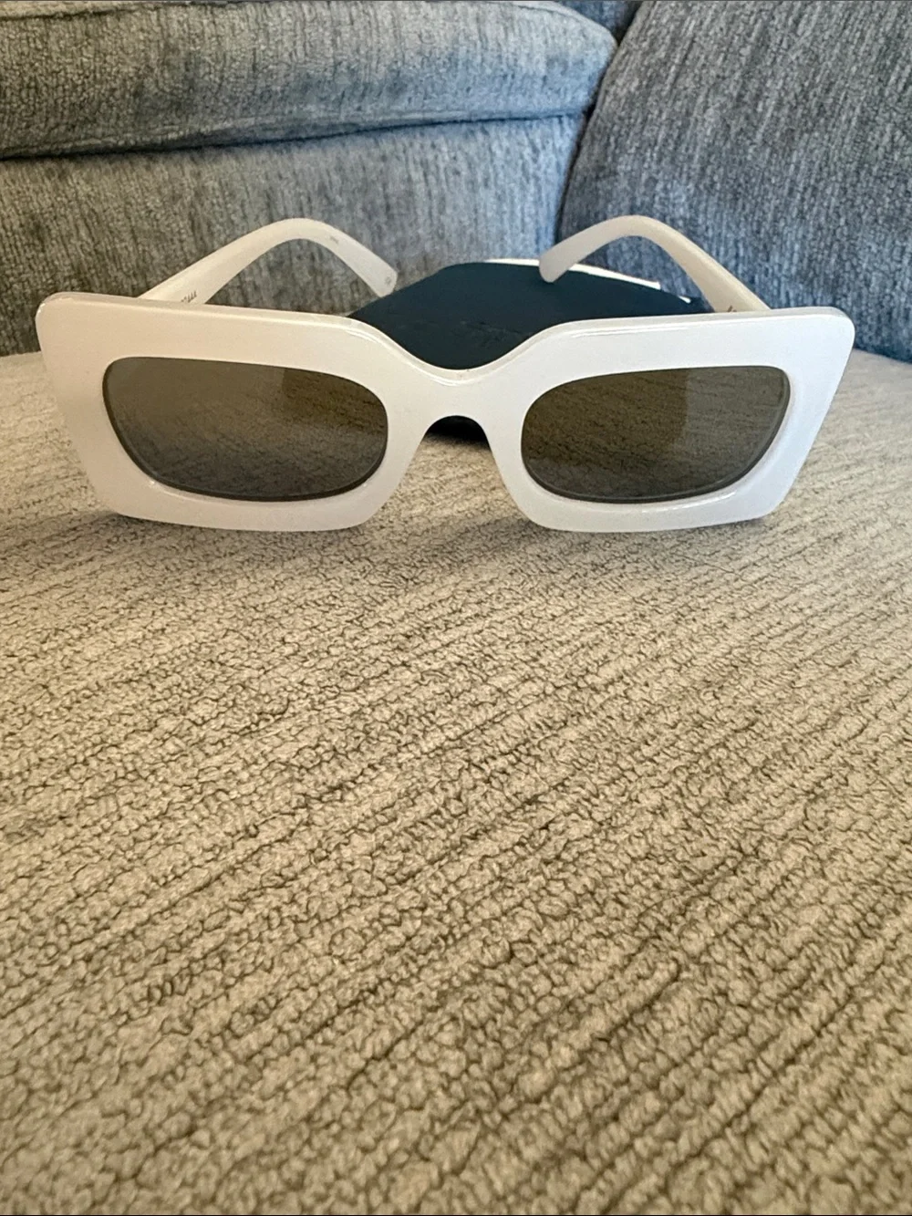 Le Specs White Rectangular Retro Sunglasses with Gray Lenses